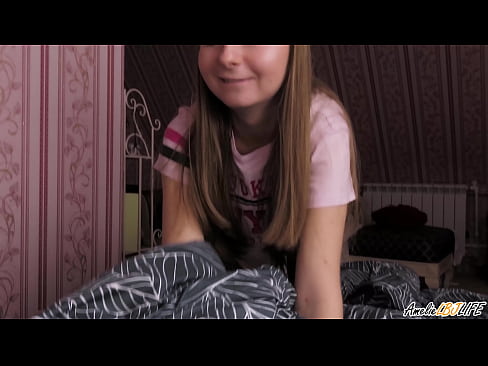 ❤️ Blondie waxay si qoto dheer u nuugtaa BFF's waxayna ku dhufanaysaa afkeeda ❤️  %so.pornoincest.ru